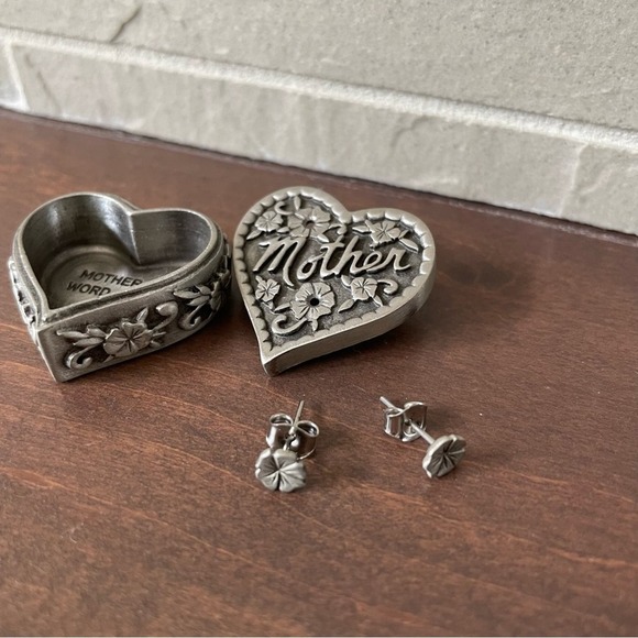 Vintage Pewter Ms Dee Trinket Box, Pin, Earrings For Mother - Picture 4 of 10